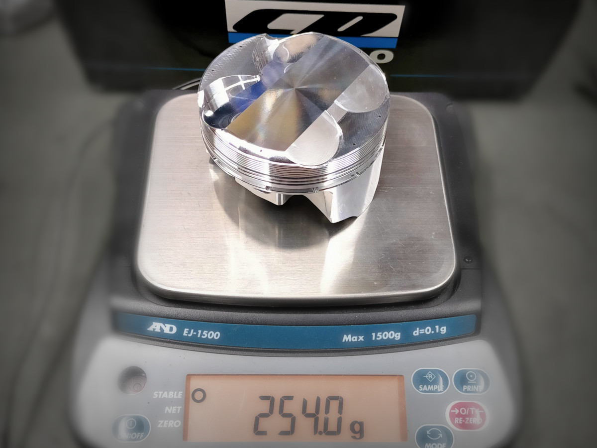 2ZZ_piston_01.jpg