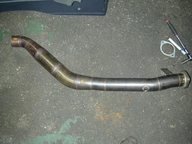 ER34_frontpipe.jpg(121368 byte)